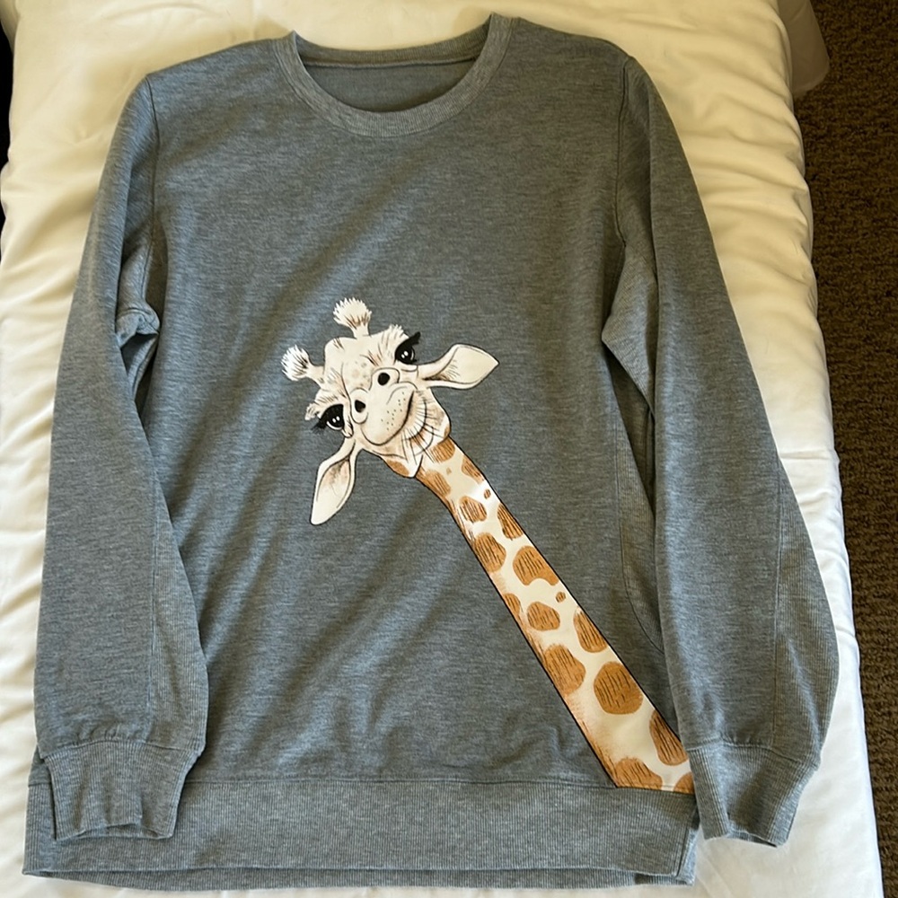 Long sleeve giraffe top size small